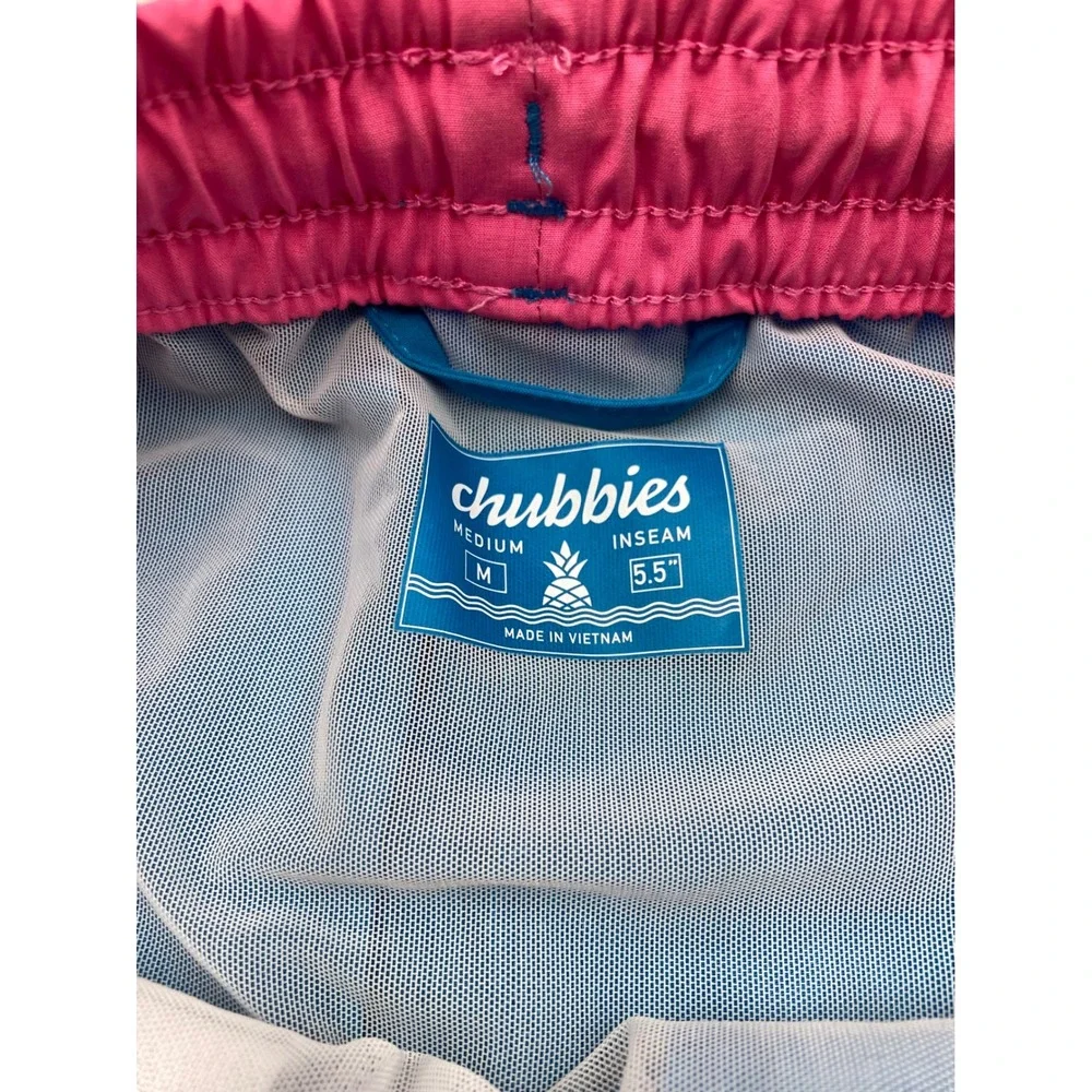 Chubbies Swim Trunks Blue Pink 5.5 Inch Inseam Pineapple Patch Mens Medium